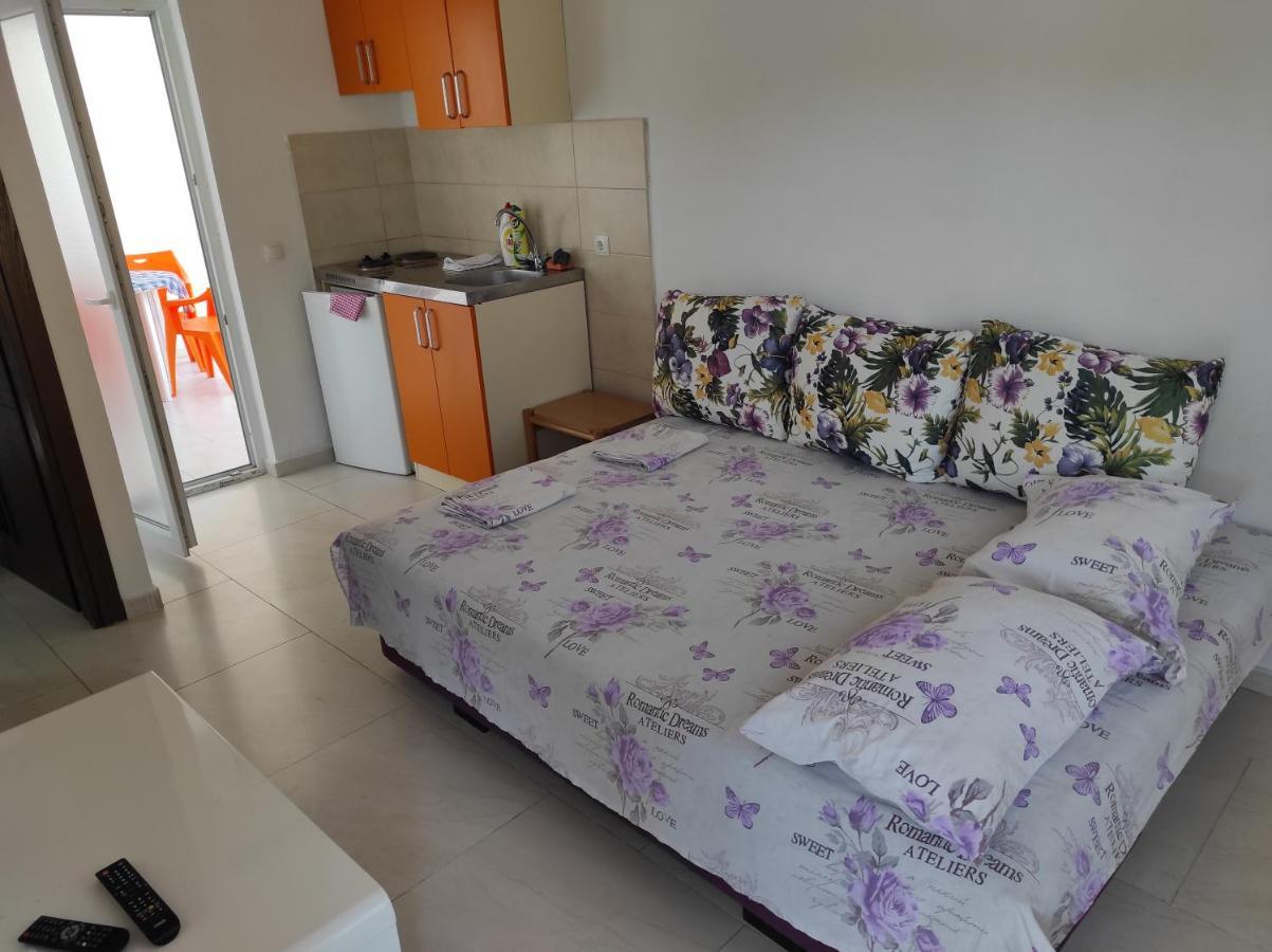 Apartment Perutovic Сутоморе Екстериор снимка