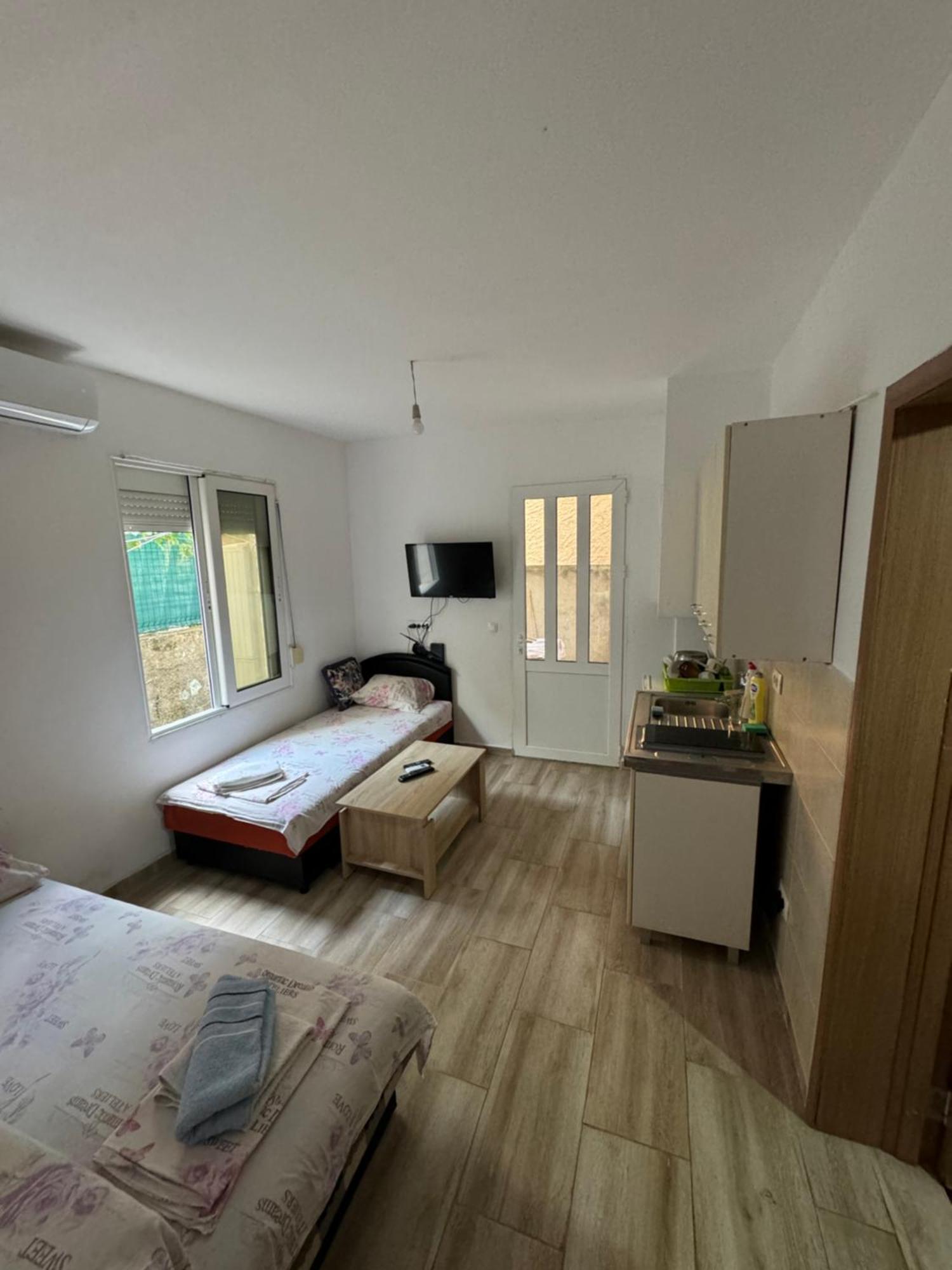 Apartment Perutovic Сутоморе Екстериор снимка