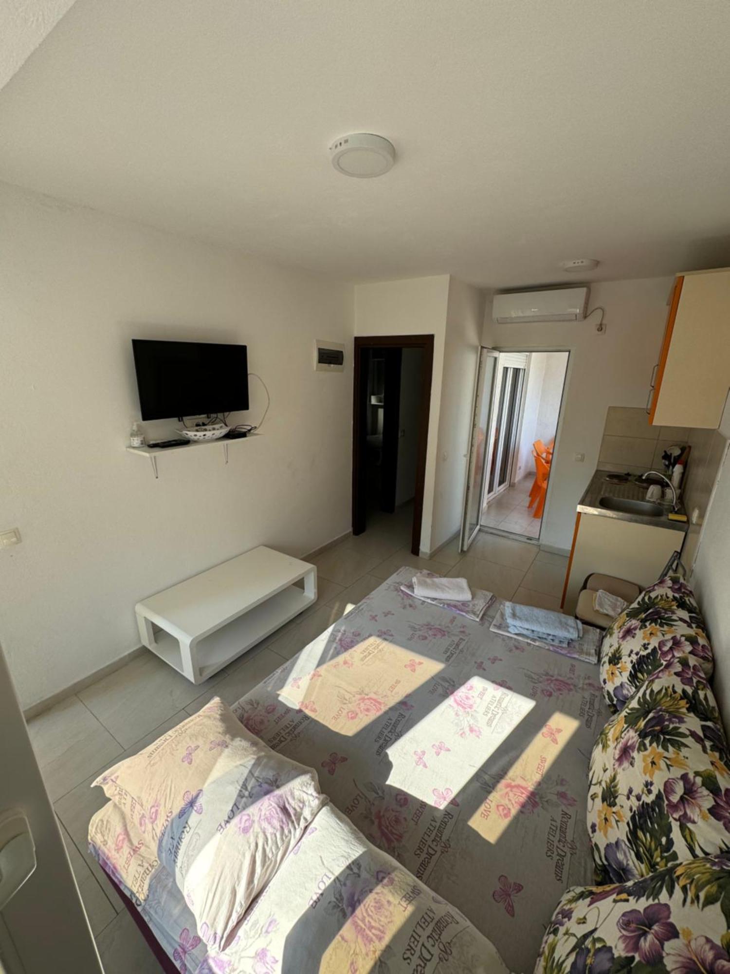 Apartment Perutovic Сутоморе Екстериор снимка