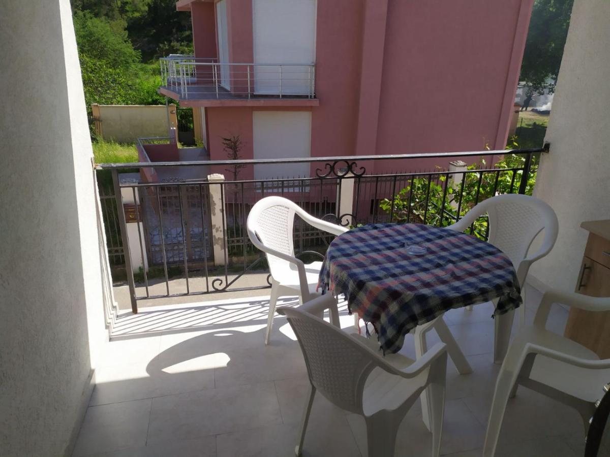 Apartment Perutovic Сутоморе Екстериор снимка