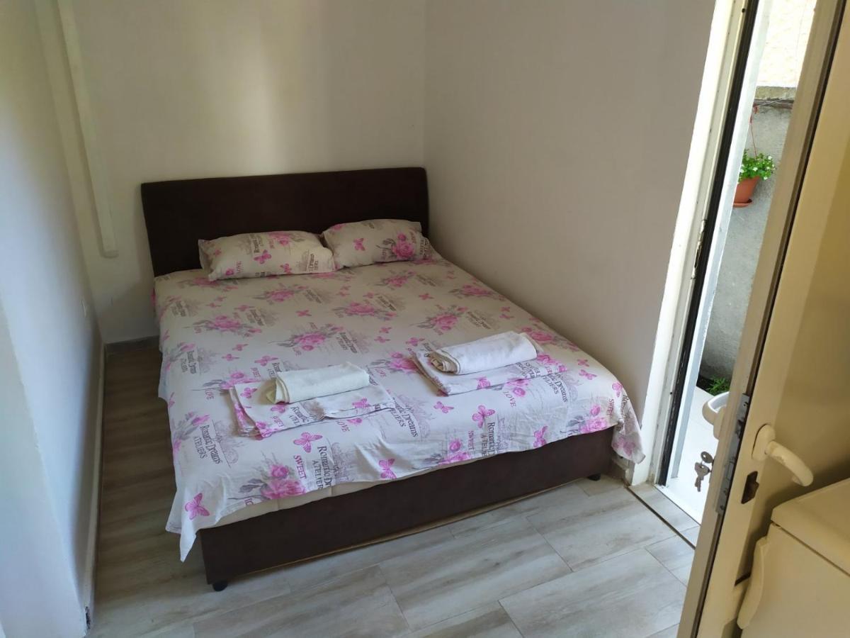 Apartment Perutovic Сутоморе Екстериор снимка